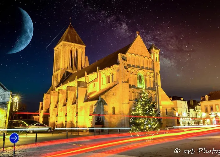 Ideal Couple ! Le Nid Du Bourg - Proche Et Commerces - Serviettes De Toilette & Linge De Lit Compris דירה *